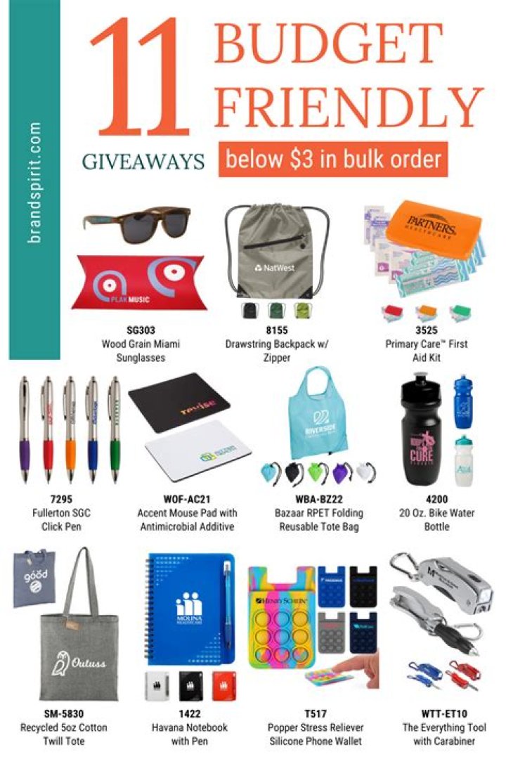 What Freebies Is Reba Giving Away on The Voice?